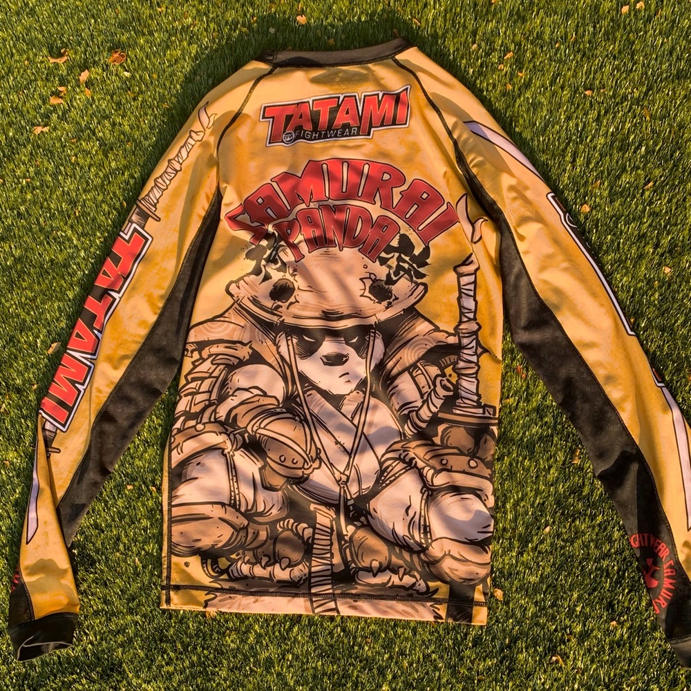 Rare fight wear long sleeve shirt. Light weight. Size L